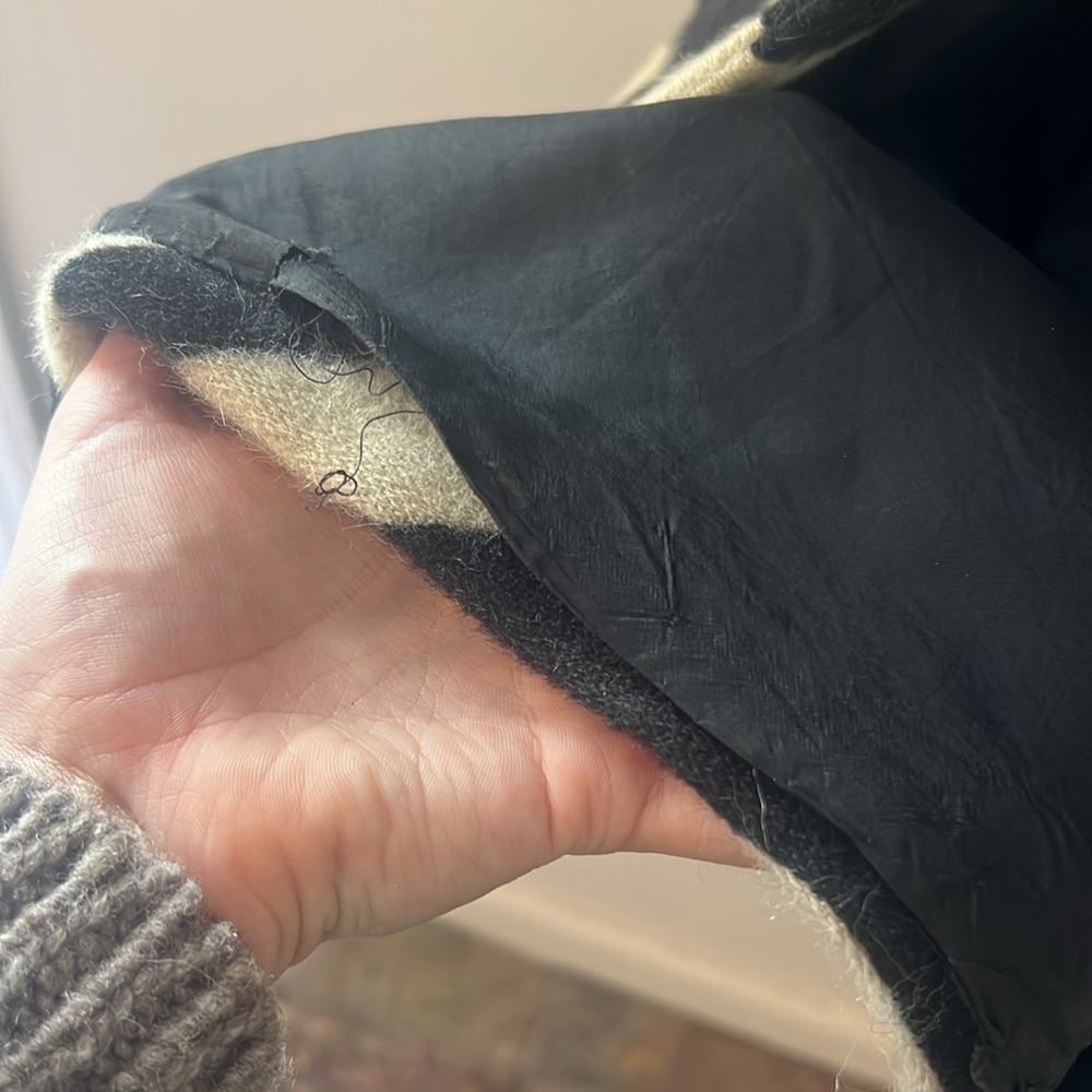 VINTAGE VERSACE Alpaca/Wool - Picture 9 of 11